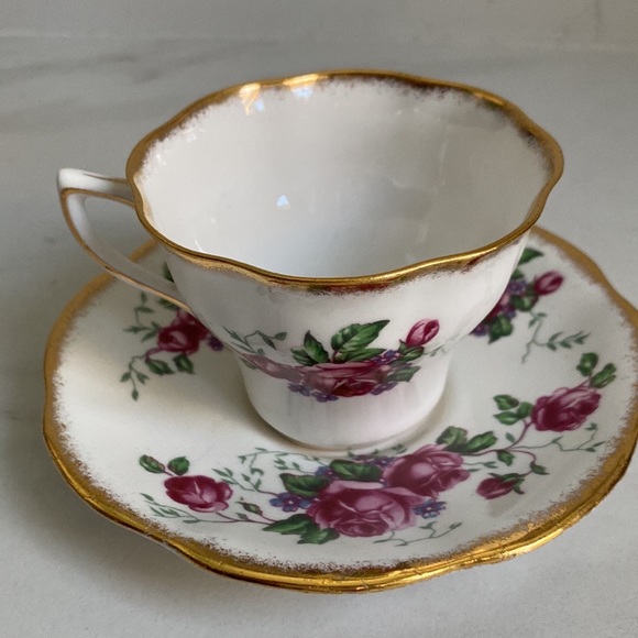 Rosina Bone China teacup and set  , Gold brushed edge - Picture 5 of 11